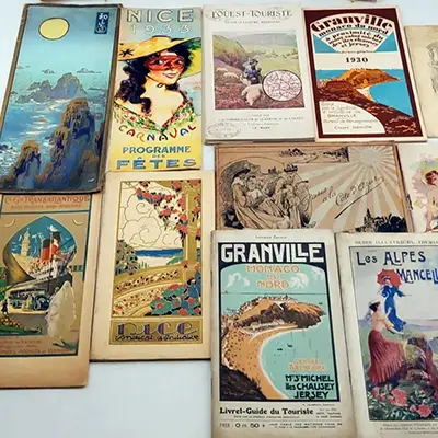 Réunion de documents et brochures publicitaires pour la promotion du tourisme des années 1930. Documents adjugés 30€.