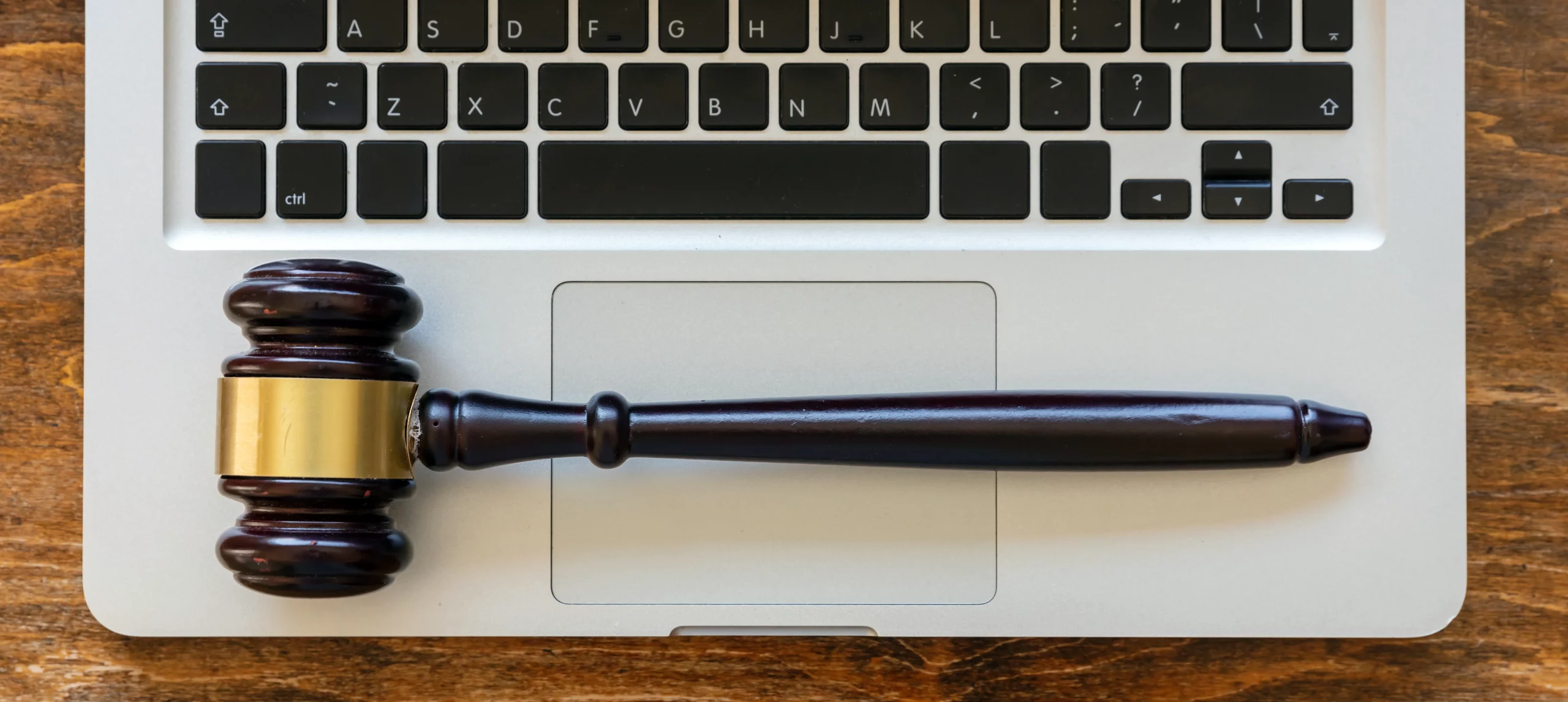 Vente aux enchères avec nos commissaires-priseurs Pastor Maison de Ventes. Découvrez les ventes aux enchères