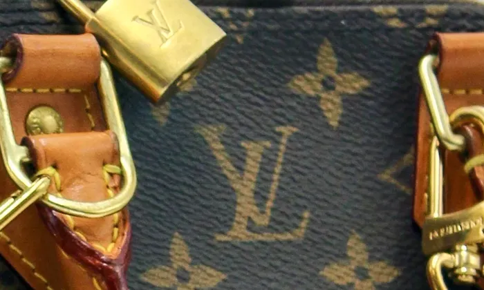 Louis Vuitton aux enchères. Estimations gratuites et ventes