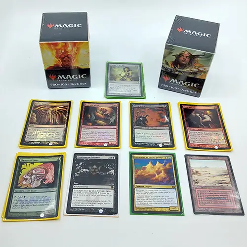 Lot comprenant 2 decks box - Scéllés + 17 cartes anglaises et 3 cartes françaises Magic - Adjugé 550€