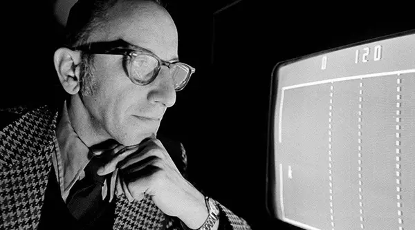 Ralph Baer est né le 8 mars 1922 en Allemagne. L'inventeur de la première console permettant de jouer sur un écran de télévision s'est éteint. Il était aussi le créateur du célèbre jeu électronique "Simon".