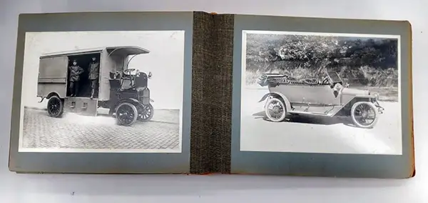 100 photographies sur le thème de l’automobile.