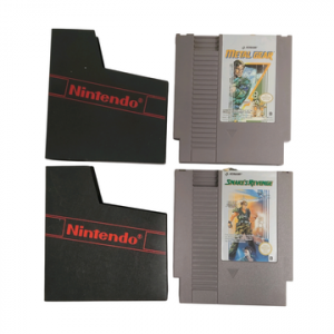 NES - NINTENDO - Lot de 2 jeux comprenant : Metal Gear et Snake's Revenge - Avec fourreau