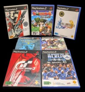 Sony - PlayStation 2 - Lot de 7 jeux de différentes licences. Avec boîtes, disques des jeux, 6 notices (1 manquante, voir photos). Version des jeux PAL.