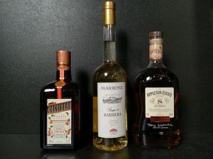 Lot de 3 spiritueux : liqueur cointreau, Eau de vie Marrone Grappa di Barbera, rhum Appleton Estate Reserve 8 ans d'âge