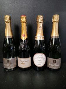 Lot de 4 Bouteilles de Champagne dont : 2 Joly de trébuis, 1 Laurent Perrier la cuvée, 1 L'ormarins